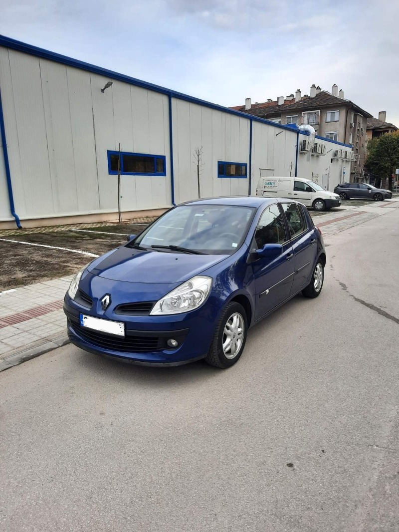 Renault Clio 1.6, снимка 1 - Автомобили и джипове - 46286783