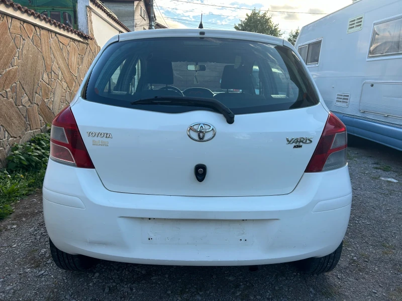 Toyota Yaris 1.3* , снимка 5 - Автомобили и джипове - 47413084