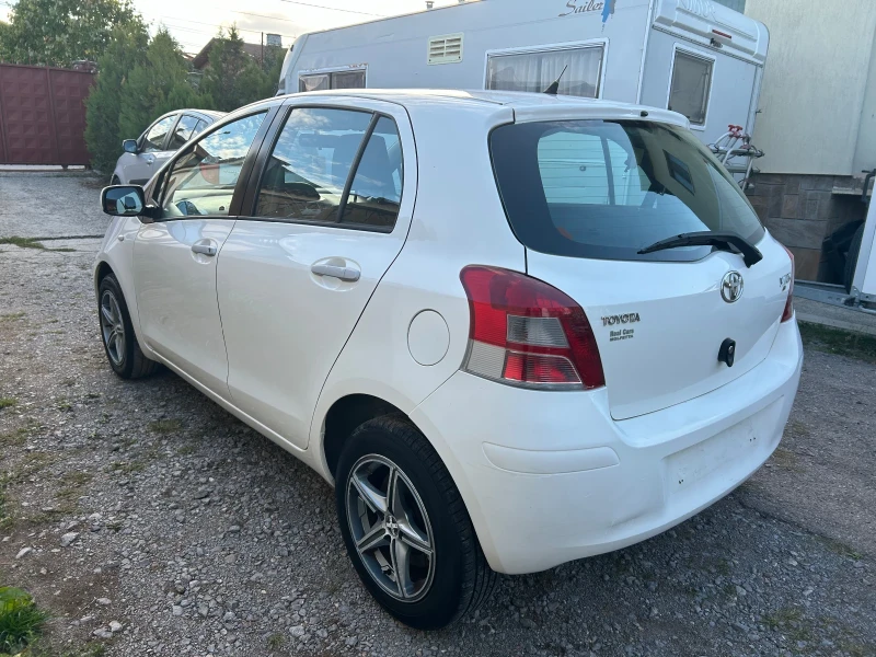 Toyota Yaris 1.3* , снимка 6 - Автомобили и джипове - 47413084