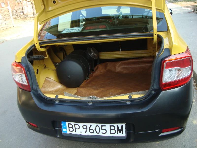 Dacia Logan 1.2i, снимка 4 - Автомобили и джипове - 47909840