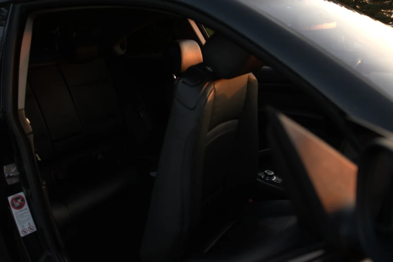 BMW 320 LCI, снимка 11 - Автомобили и джипове - 52355954