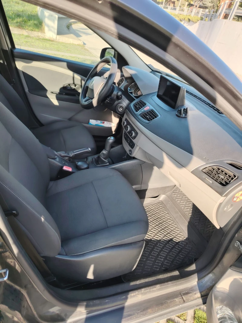 Renault Fluence NAVI, снимка 10 - Автомобили и джипове - 52420434