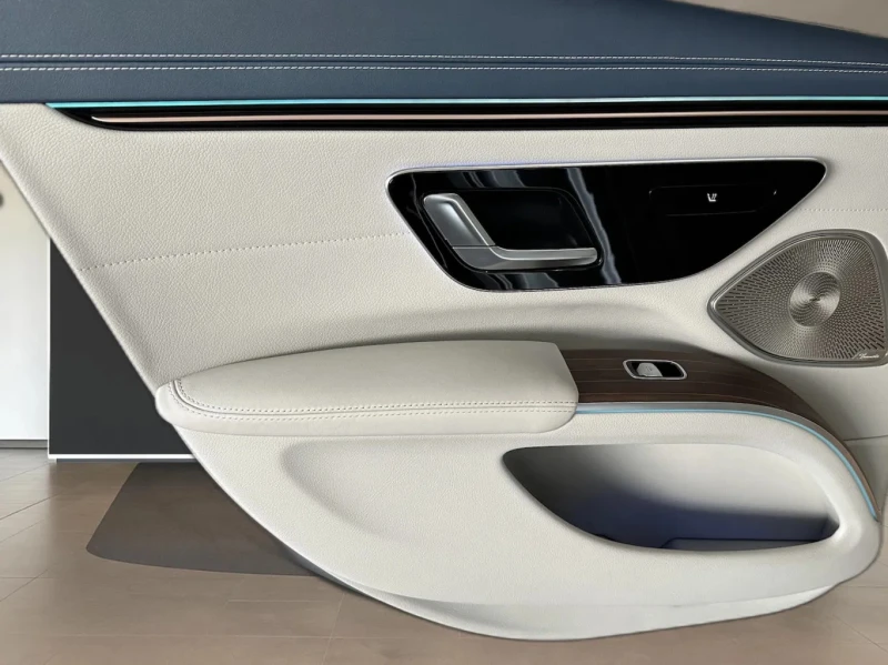 Mercedes-Benz EQS 580 4Matic AMG Line, снимка 6 - Автомобили и джипове - 52721605