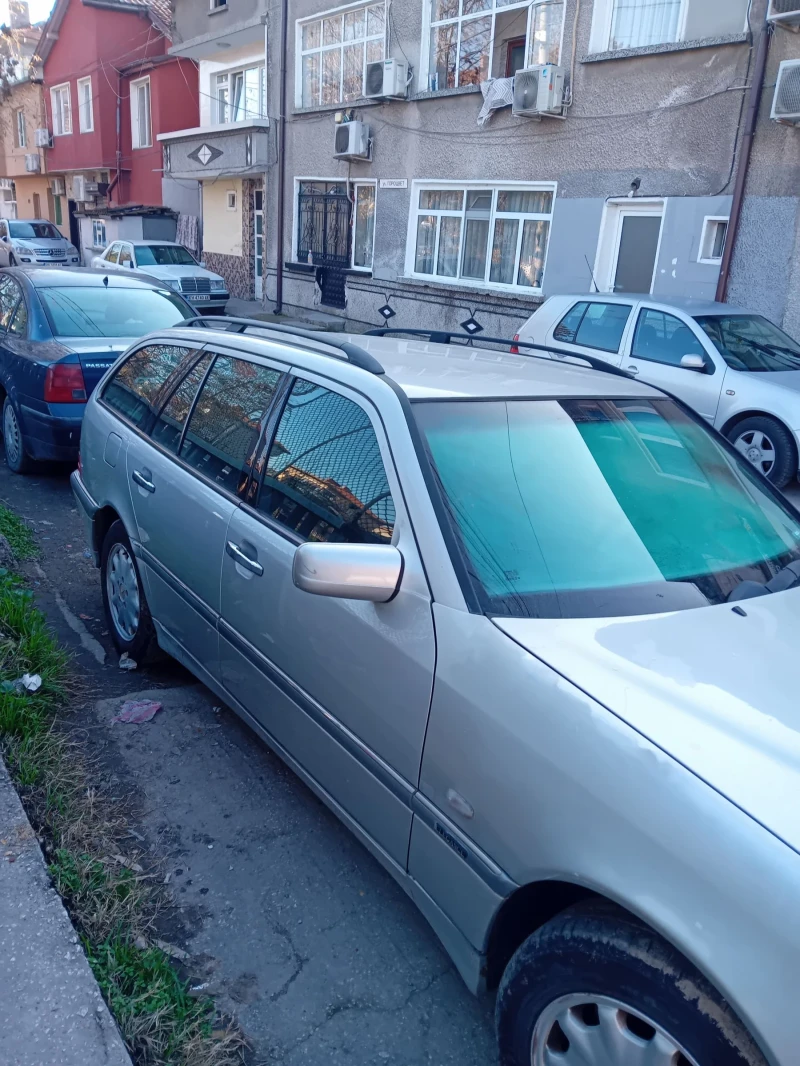 Mercedes-Benz C 180, снимка 3 - Автомобили и джипове - 52802602