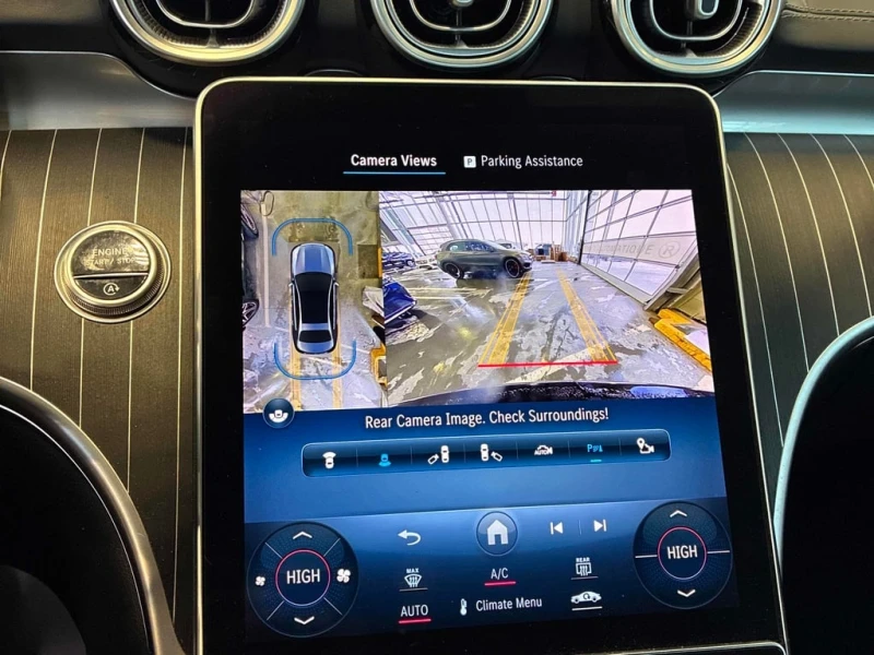 Mercedes-Benz C 300 2023 * CARFAX * БЕЗ ПЪРВОНАЧАЛНА ВНОСКА, снимка 10 - Автомобили и джипове - 53190120