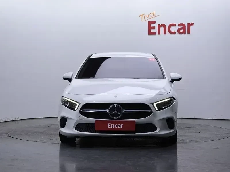 Mercedes-Benz A 250 * KEYLESS * 4Matic * АвтоКредит * (ЦЕНА ДО БГ), снимка 2 - Автомобили и джипове - 55059738