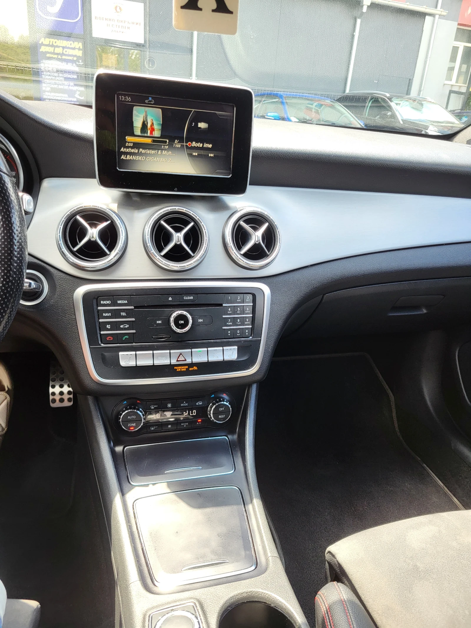 Mercedes-Benz CLA 200  - изображение 7