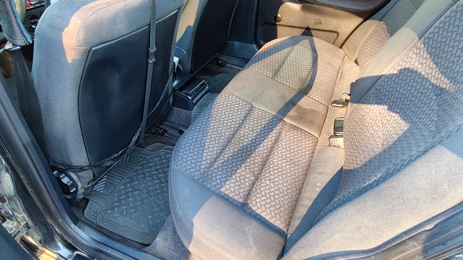 Audi A4 1.6 - изображение 9