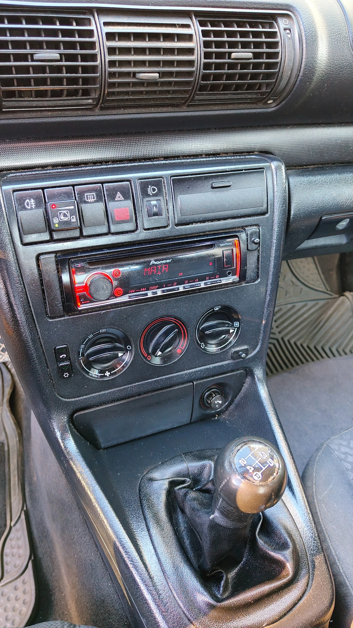 Audi A4 1.6 - изображение 4