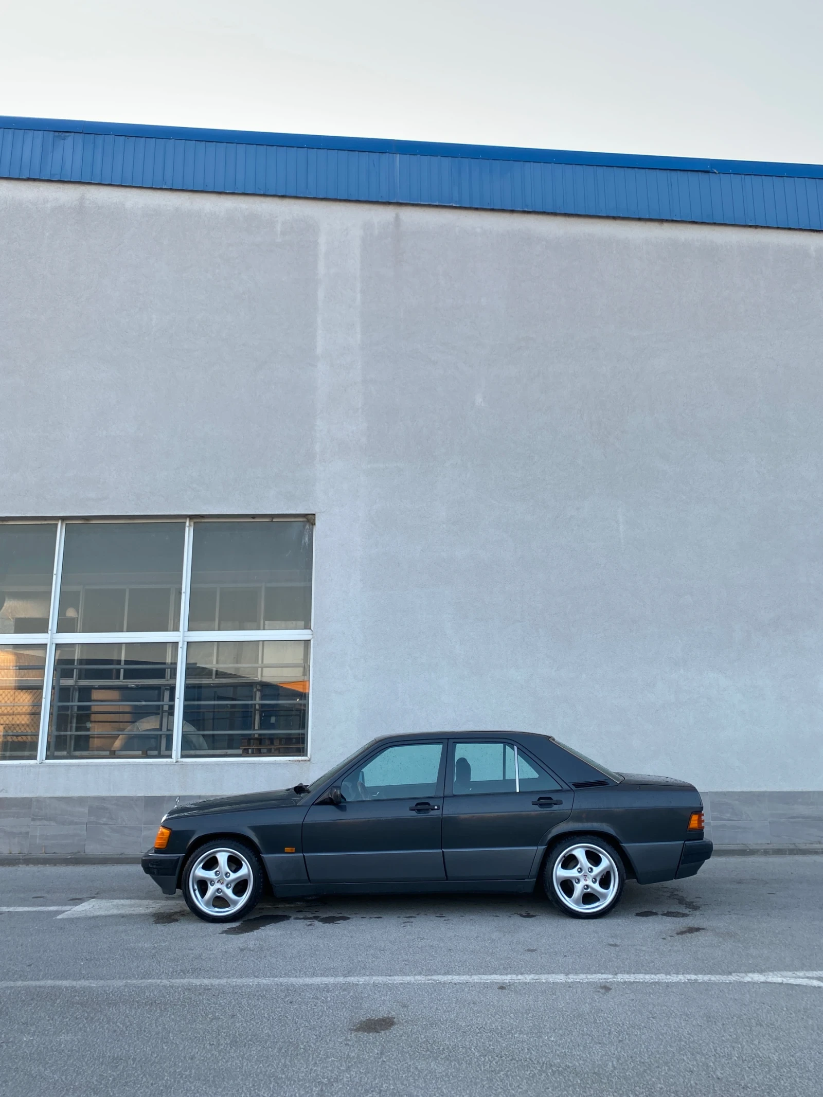 Mercedes-Benz 190 2.0e - изображение 2