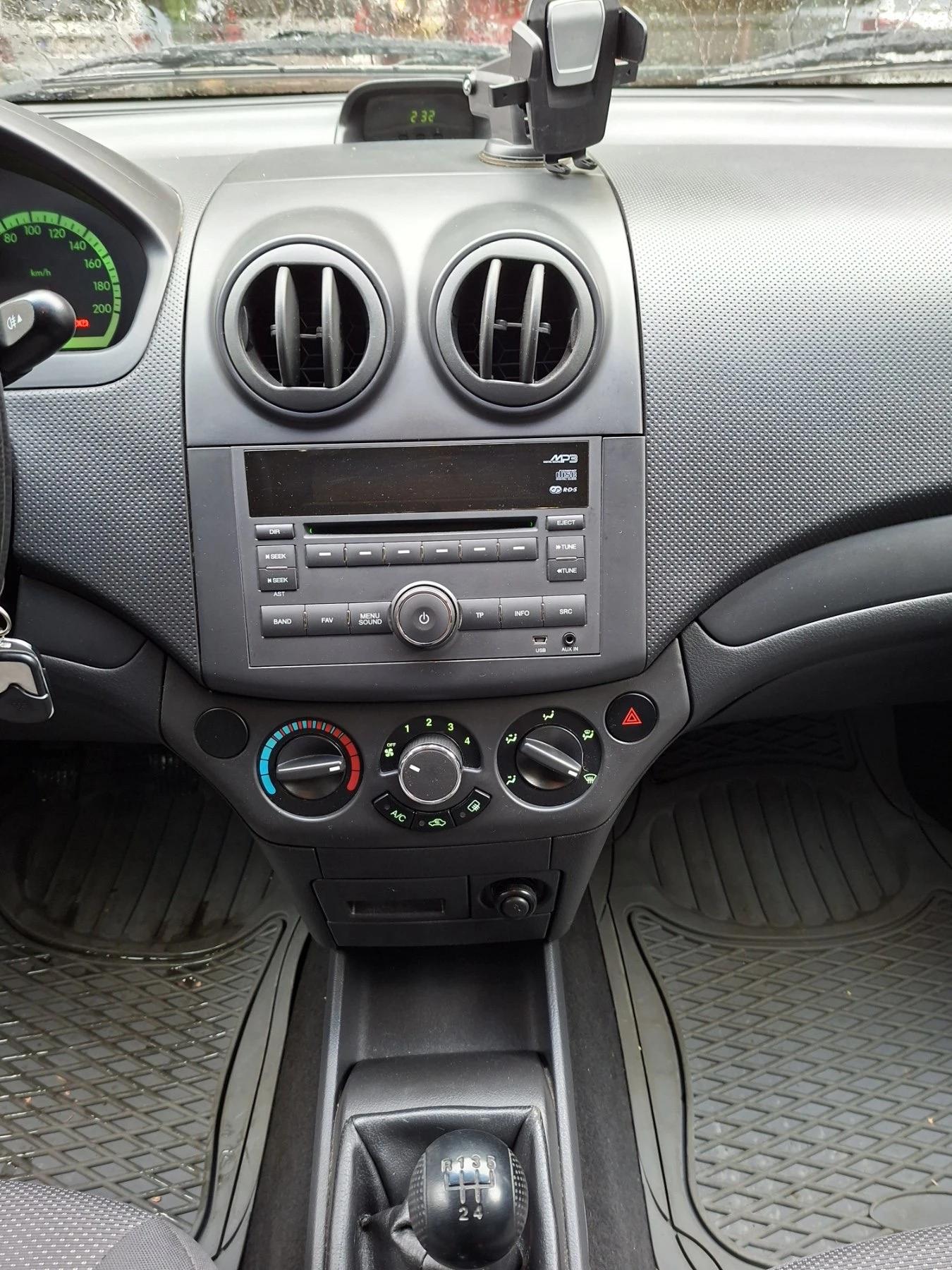 Chevrolet Aveo  - изображение 3