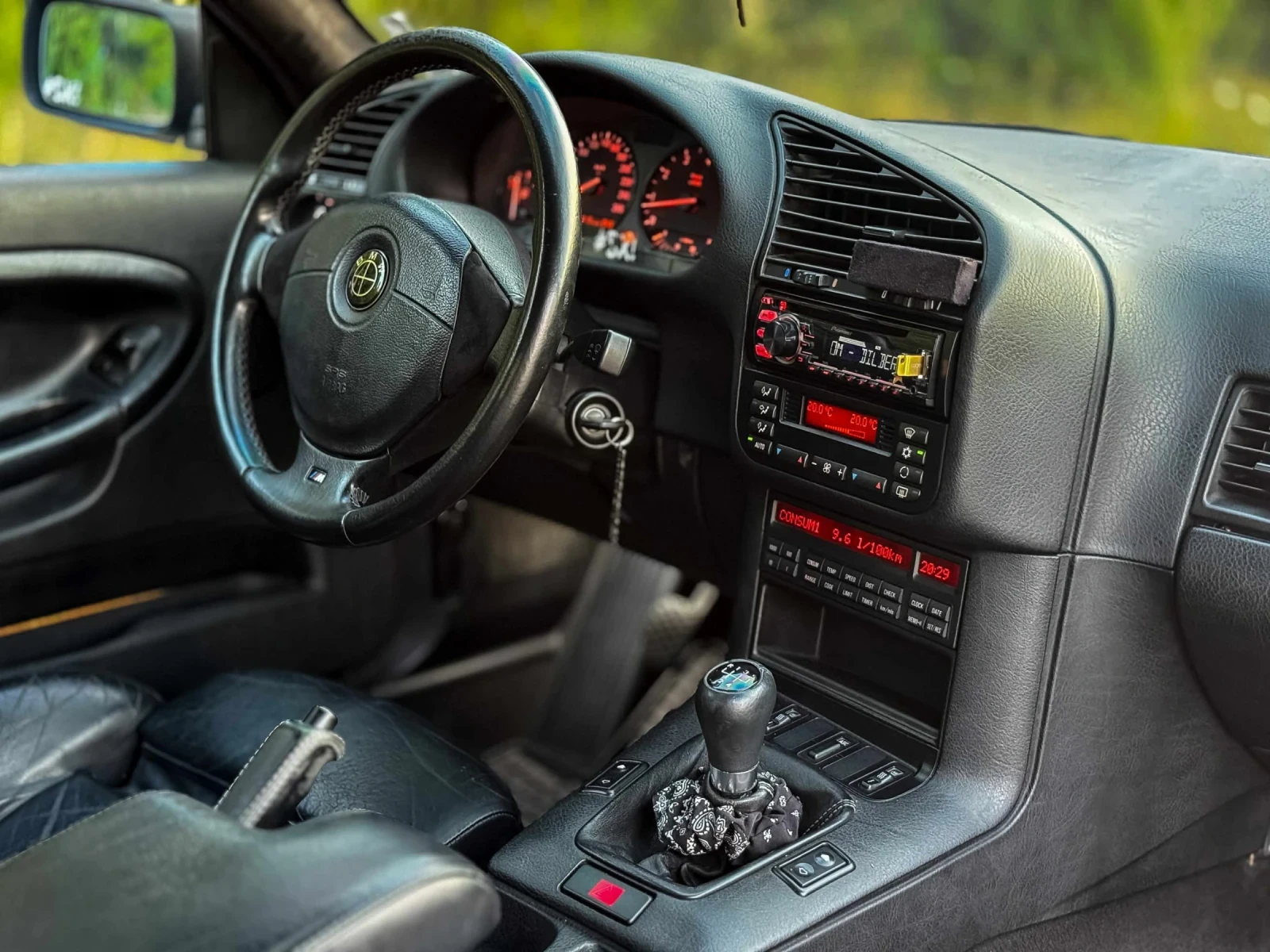 BMW 320 Individual  - изображение 5