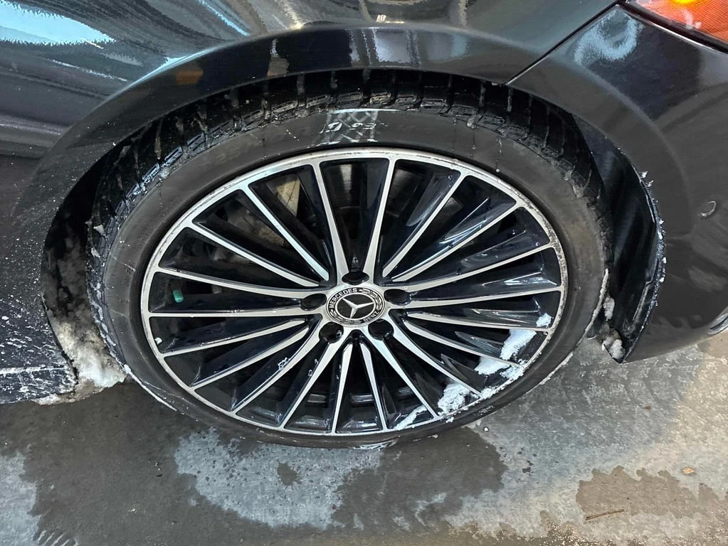 Mercedes-Benz C 300 2023 * CARFAX * БЕЗ ПЪРВОНАЧАЛНА ВНОСКА - изображение 6