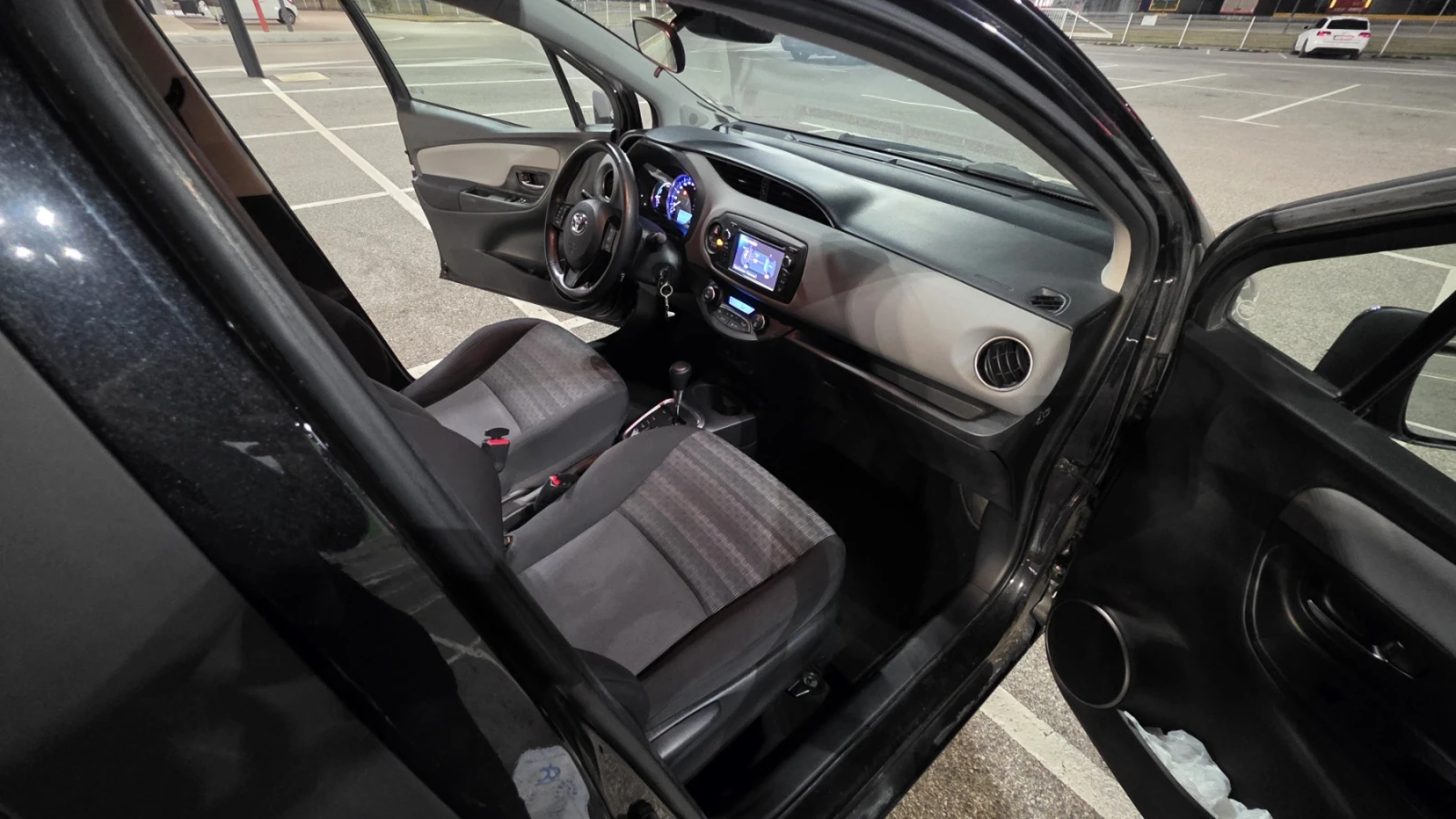 Toyota Yaris 1.5 Hybrid ����������� | Mobile.bg � ����������� 9