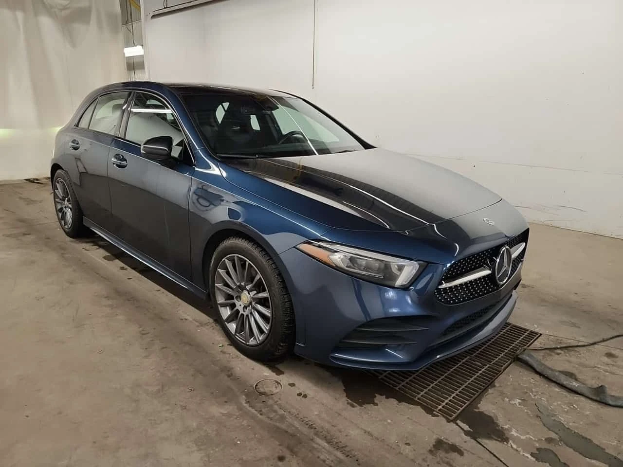 Mercedes-Benz A 250 * АМБИЕНТ* ALCANTARA* CARFAX *  - изображение 2