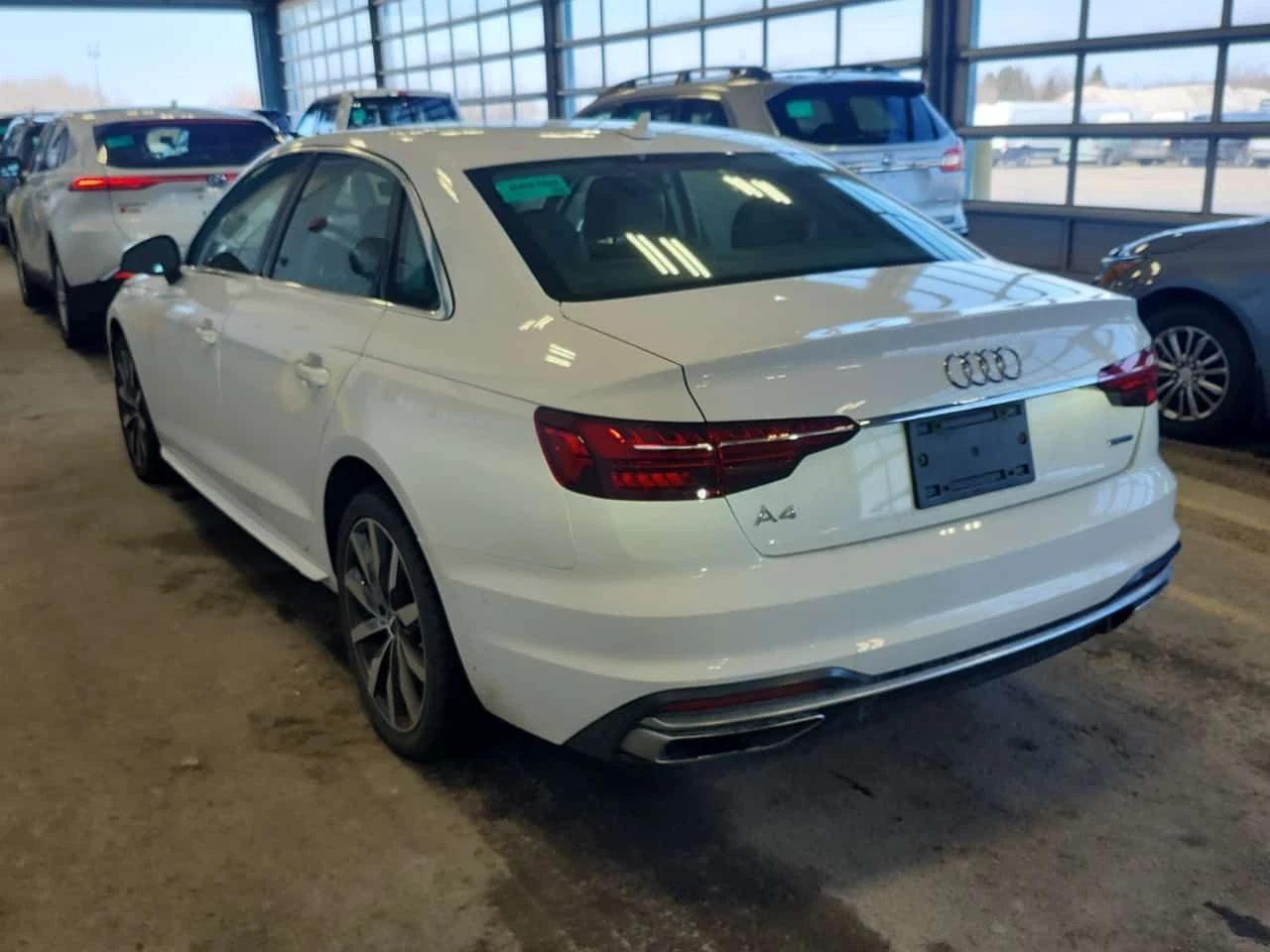 Audi A4 * KOMFORT * ПОДГРЕВ * ОТ ПРЕДСТАВИТЕЛСТВО - изображение 4