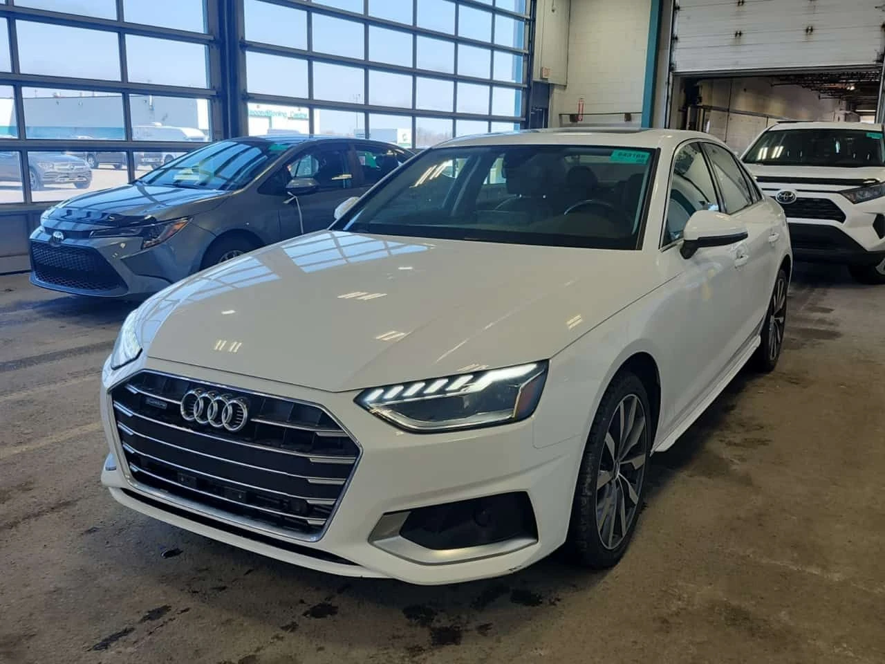 Audi A4 * KOMFORT * ПОДГРЕВ * ОТ ПРЕДСТАВИТЕЛСТВО