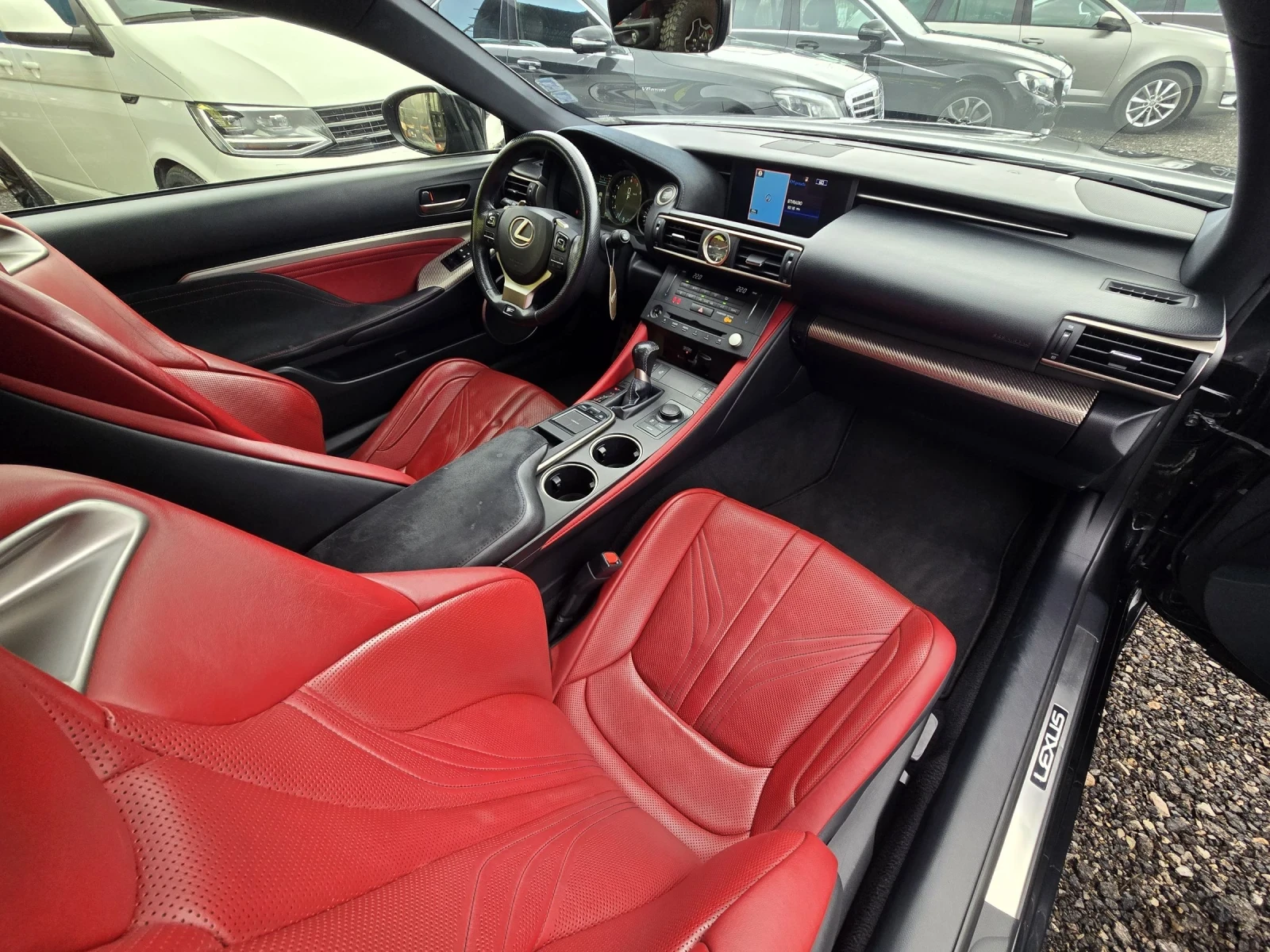 Lexus RC F 5.0/ГОТОВ ЛИЗИНГ/5000 ЕВРО АВАНС, снимка 12 - Автомобили и джипове - 54076006