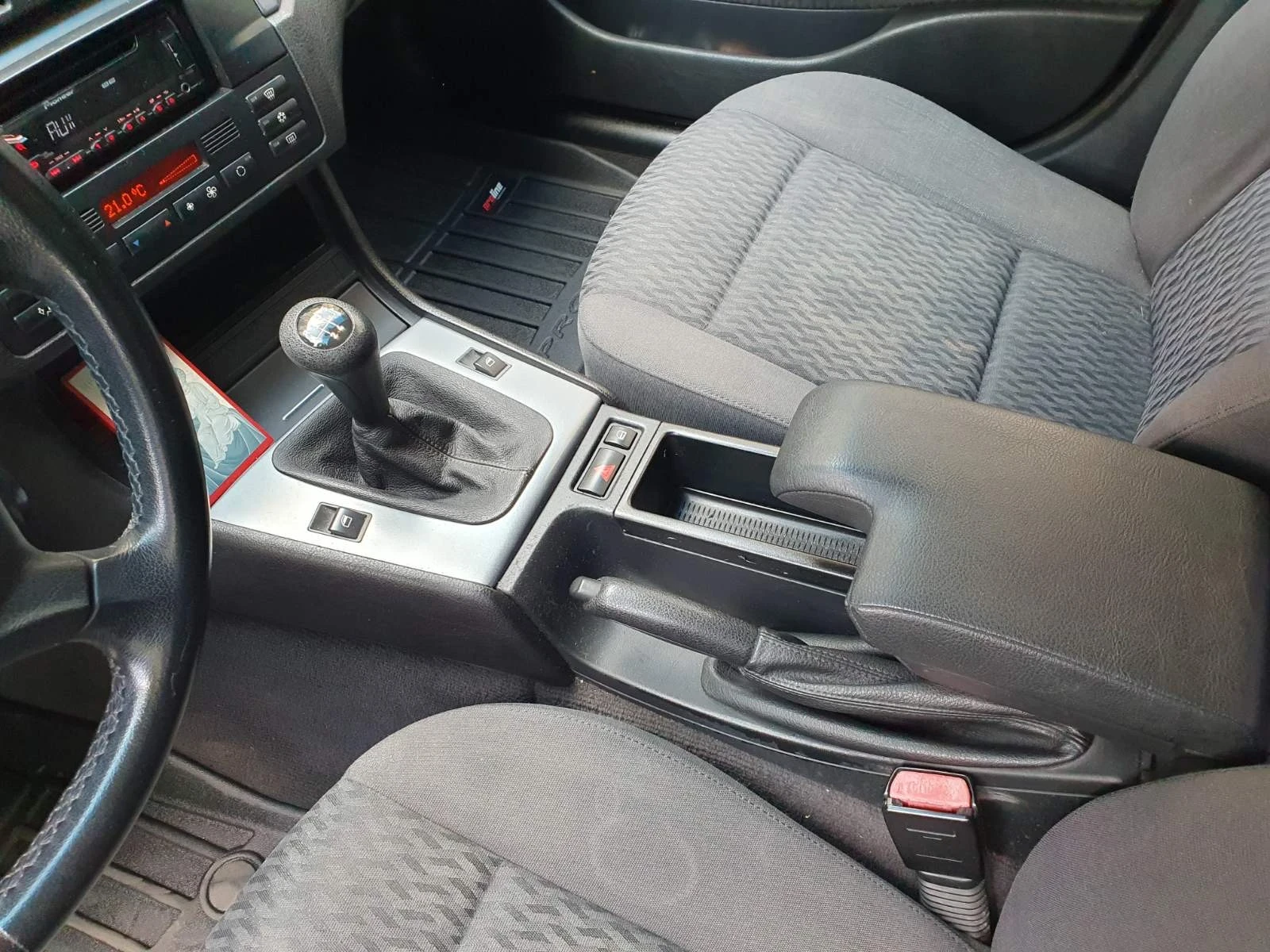 BMW 316 318, снимка 4 - Автомобили и джипове - 54392981