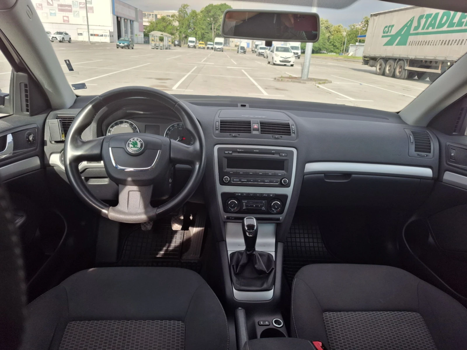 Skoda Octavia 1.6 TDI, снимка 12 - Автомобили и джипове - 54838605
