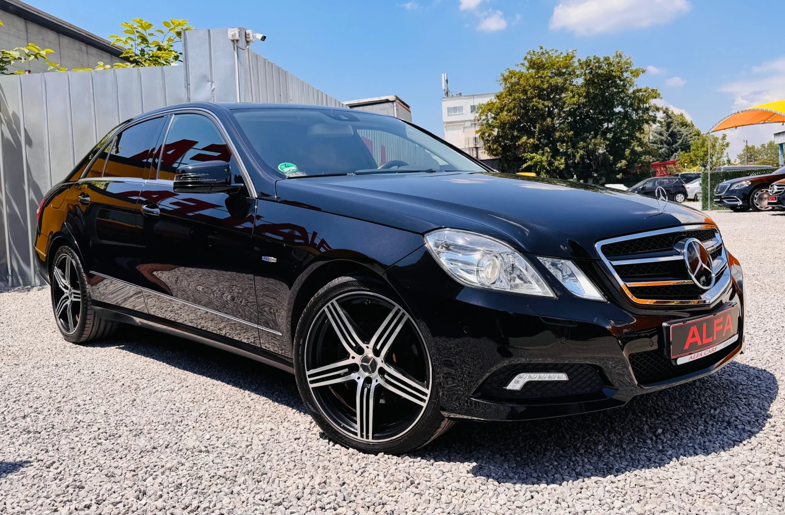 Mercedes-Benz E 350 d/AMG/4x4/СЕДАН/НАП.ОБСЛУЖЕНА/ТОП СЪСТОЯНИЕ///, снимка 5 - Автомобили и джипове - 54997433