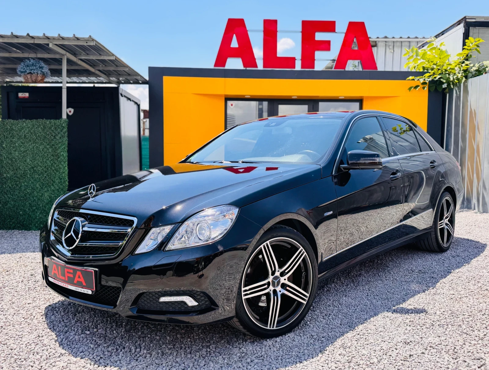 Mercedes-Benz E 350 d/AMG/4x4/СЕДАН/НАП.ОБСЛУЖЕНА/ТОП СЪСТОЯНИЕ///, снимка 2 - Автомобили и джипове - 54997433