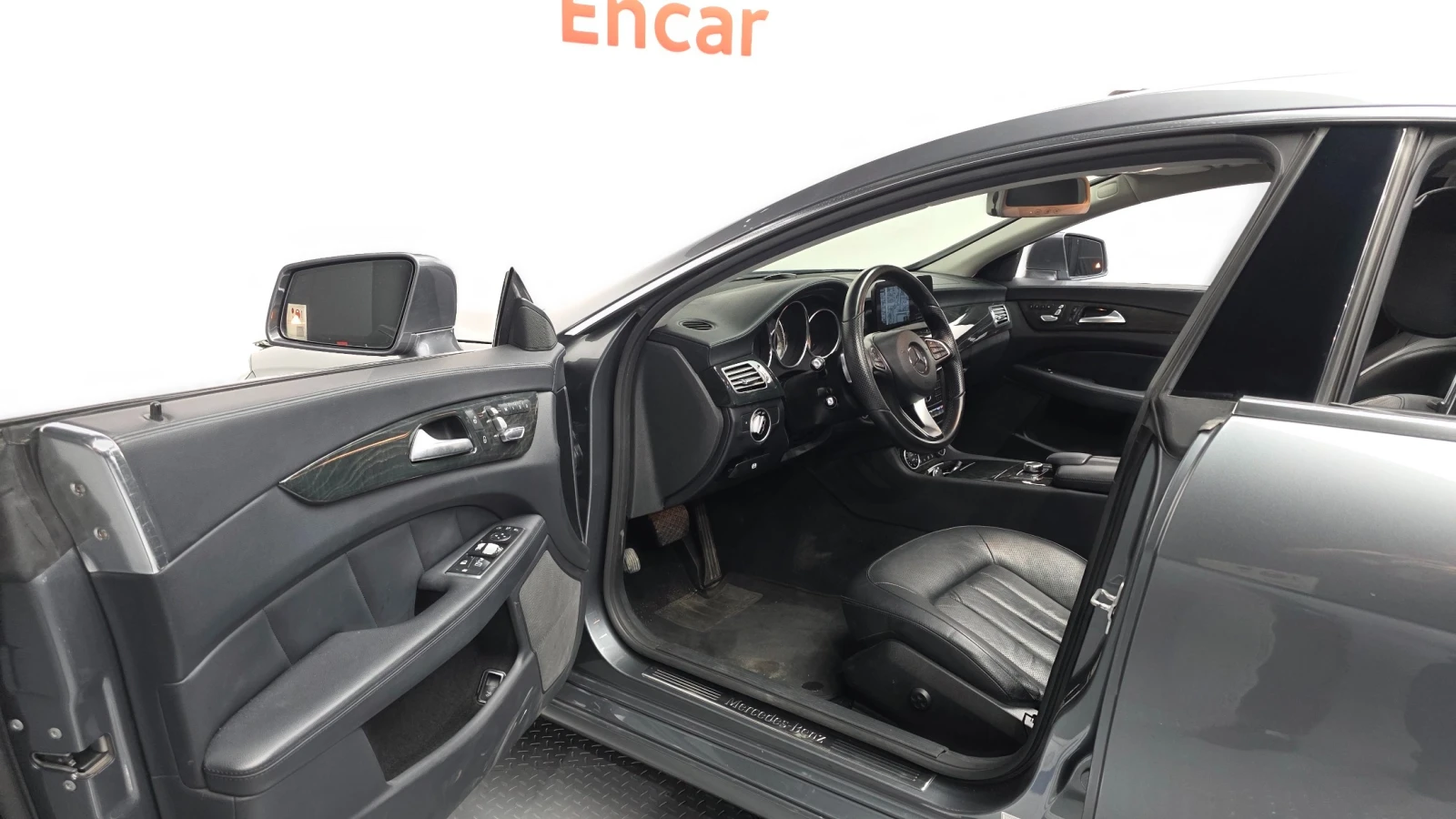 Mercedes-Benz CLS 350 d 4Matic * ОБДУХ * 360 * М. ТОЧКА * ЛЮК, снимка 9 - Автомобили и джипове - 55803439