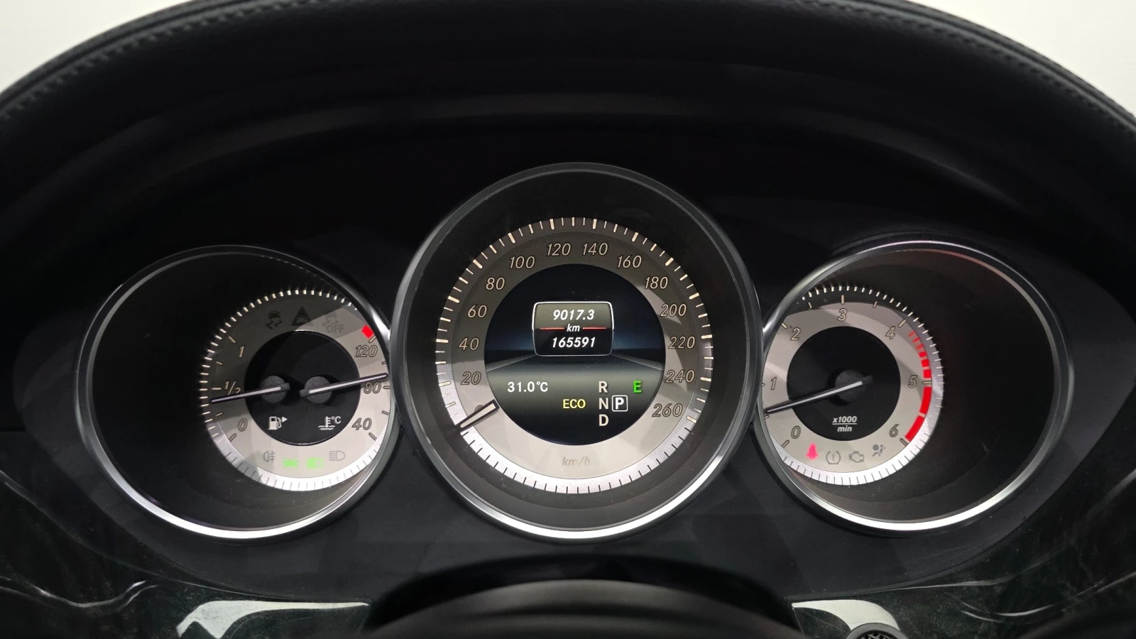 Mercedes-Benz CLS 350 d 4Matic * ОБДУХ * 360 * М. ТОЧКА * ЛЮК, снимка 8 - Автомобили и джипове - 55803439