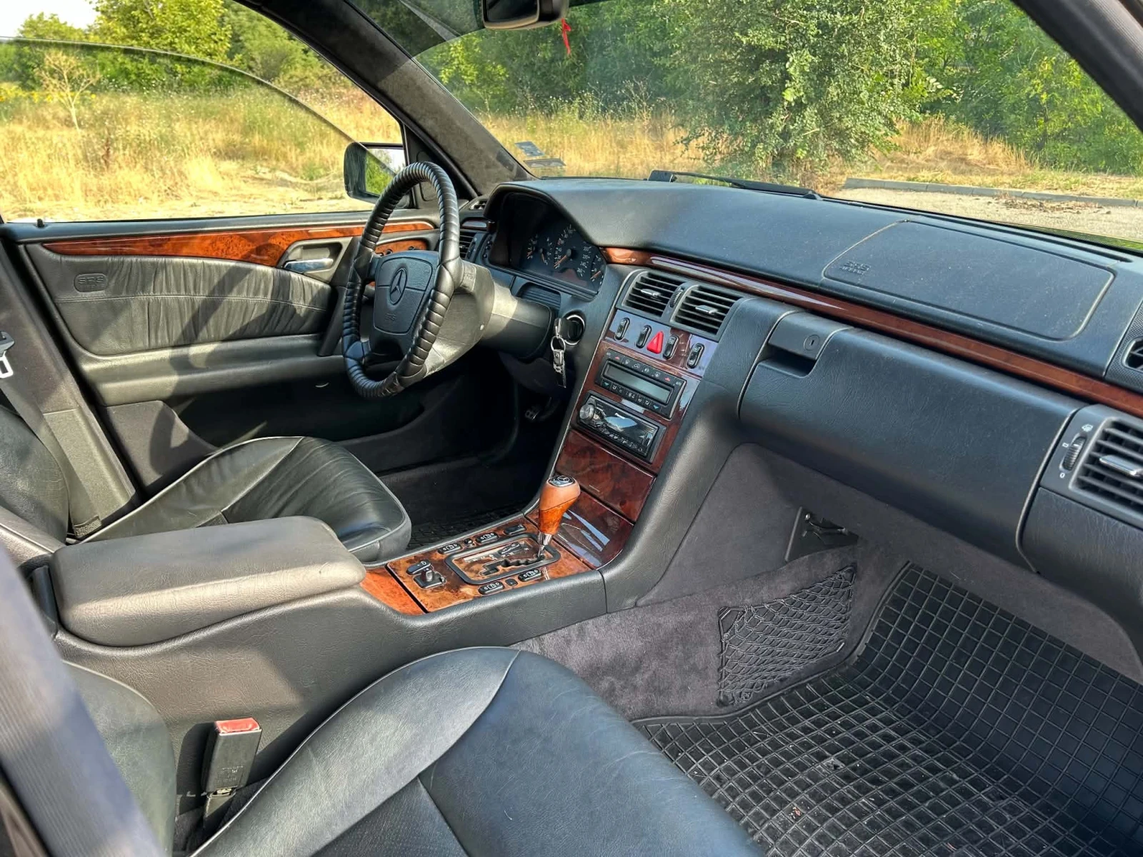 Mercedes-Benz E 430, снимка 8 - Автомобили и джипове - 56165878