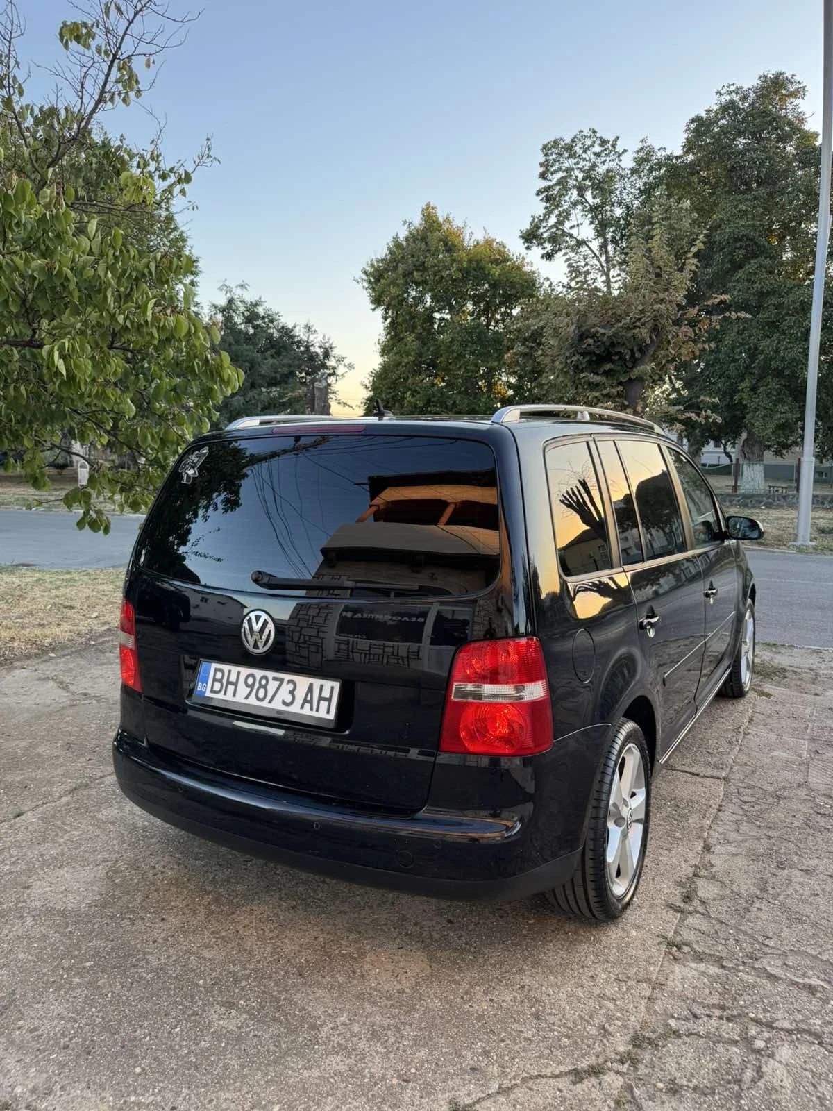 VW Touran, снимка 3 - Автомобили и джипове - 56710468