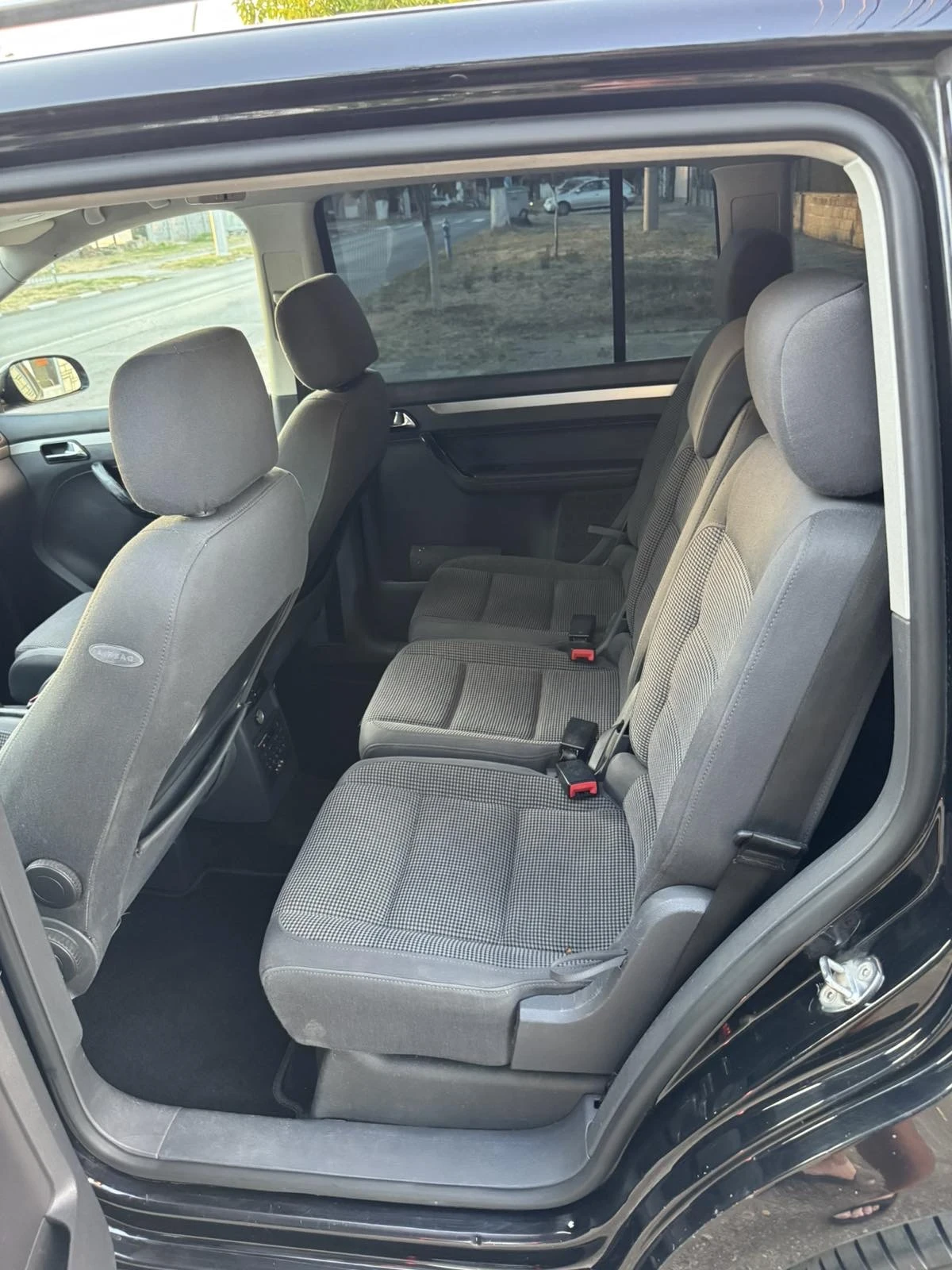 VW Touran, снимка 12 - Автомобили и джипове - 56710468