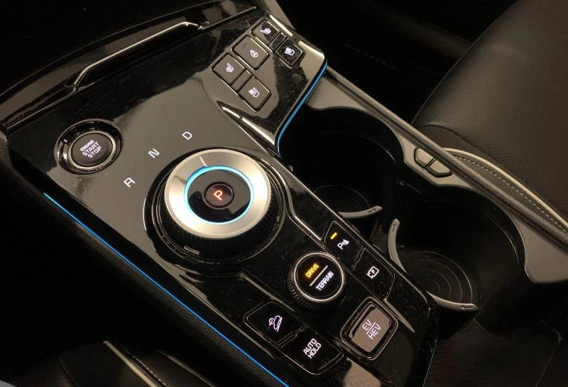 Kia Sportage GT-LINE* PLUG-IN* DISTR* PANO* 360CAM* , снимка 11 - Автомобили и джипове - 53000995