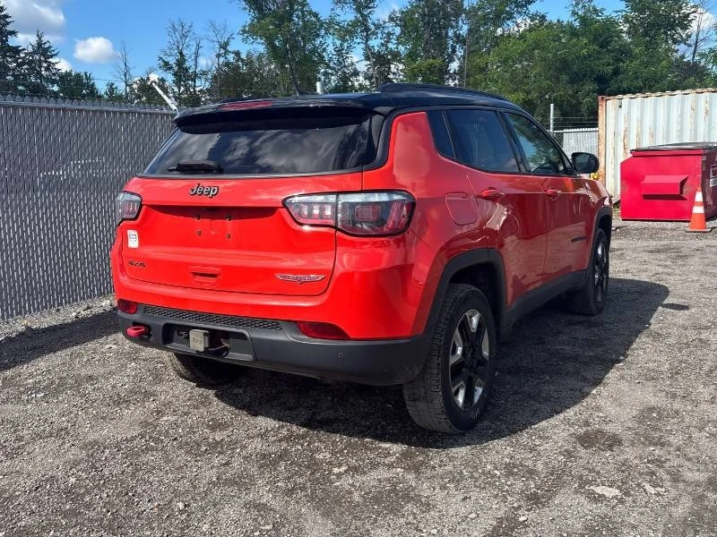 Jeep Compass * Trailhawk * 2 КЛЮЧА * ЛИЦЕНЗИРАН ДИЛЪР * CARFAX, снимка 3 - Автомобили и джипове - 55547346