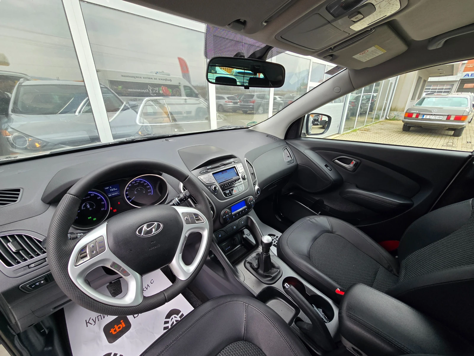 Hyundai IX35 2.0 16V!! 182000km !!!, снимка 11 - Автомобили и джипове - 53895113