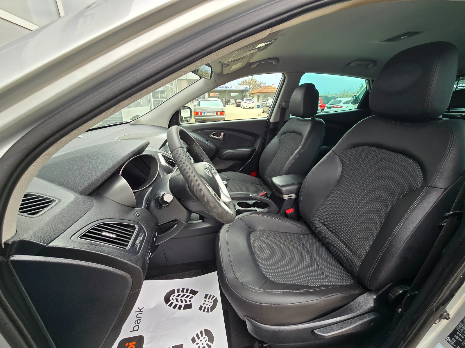 Hyundai IX35 2.0 16V!! 182000km !!!, снимка 10 - Автомобили и джипове - 53895113