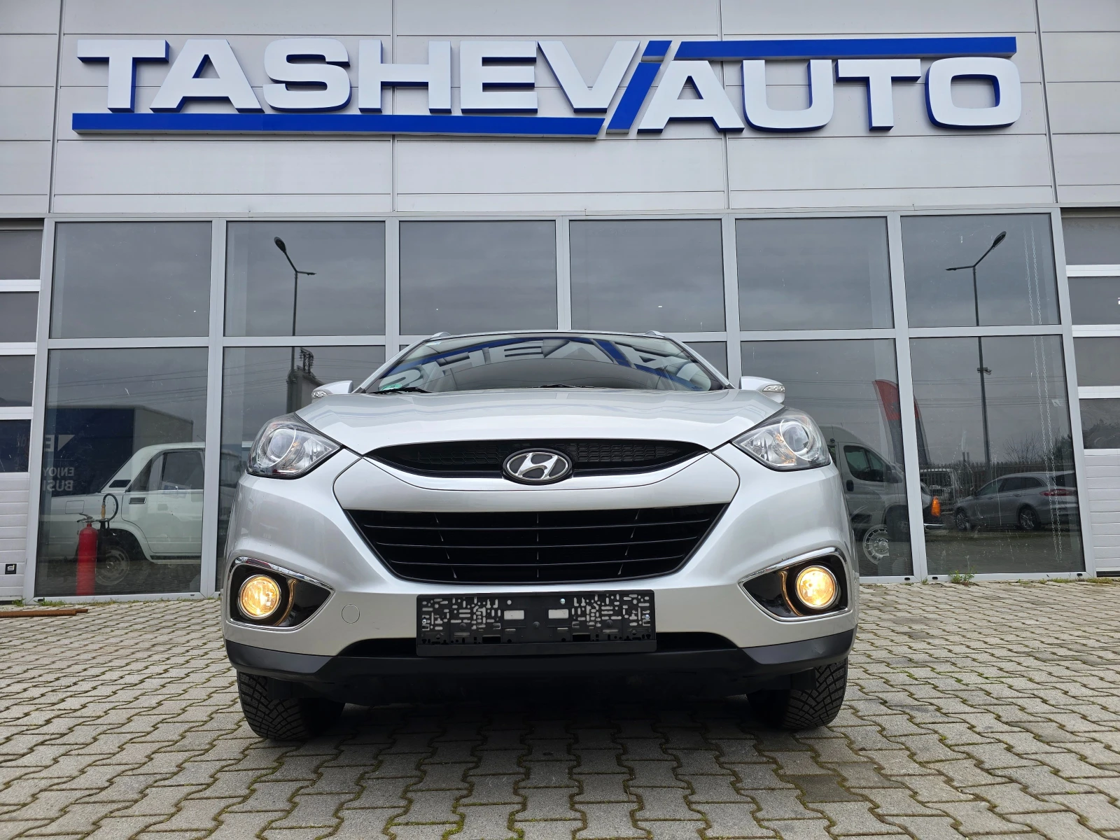 Hyundai IX35 2.0 16V!! 182000km !!!, снимка 3 - Автомобили и джипове - 53895113