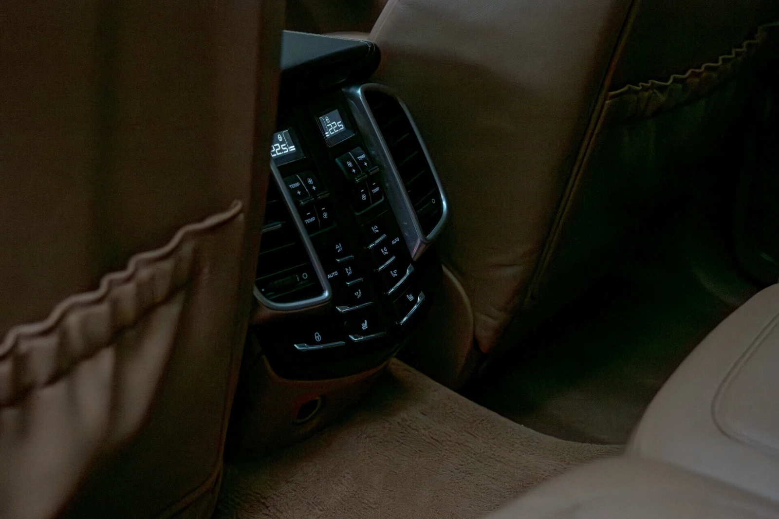 Porsche Cayenne 4.8 S/PDLS/Burmester/Club Sport/Пано/Обдухване/Chr, снимка 10 - Автомобили и джипове - 53966937