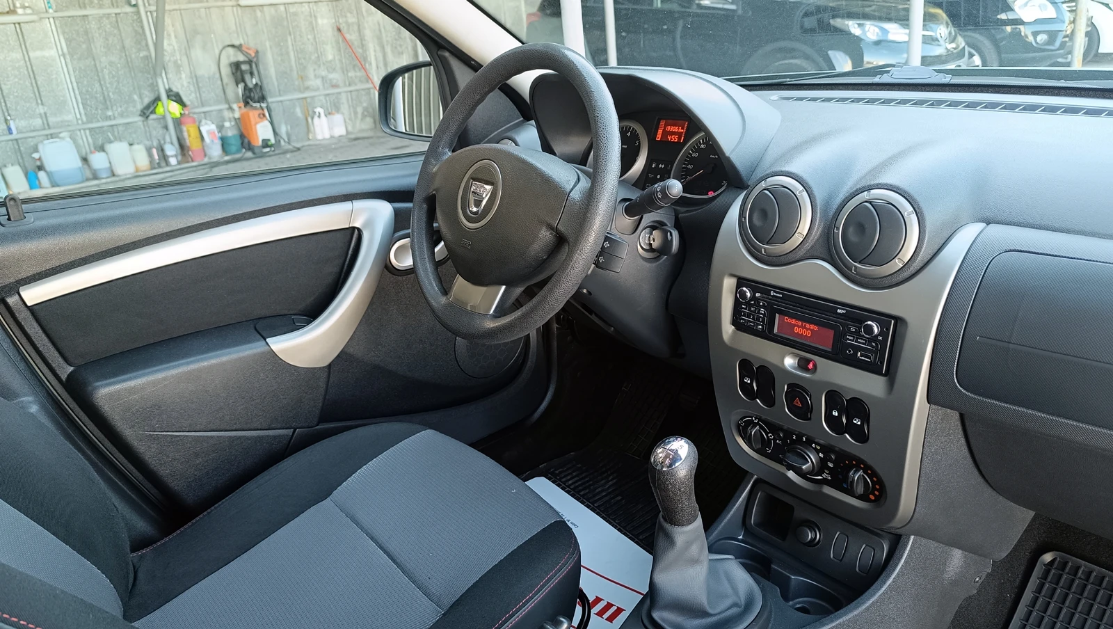 Dacia Duster 1.5DCi 90k.c, снимка 11 - Автомобили и джипове - 54309493