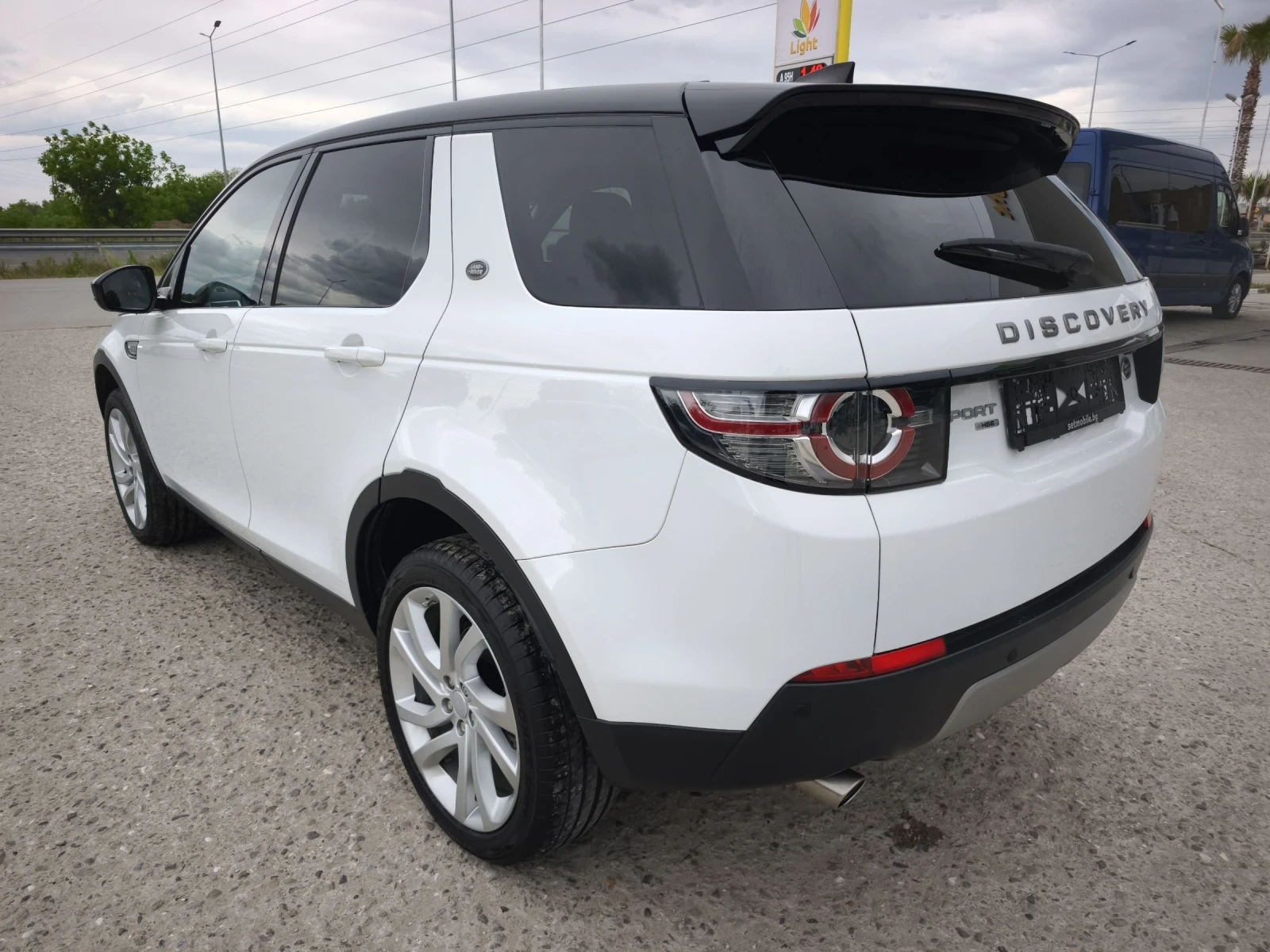Land Rover Discovery Sport 2.0d SPORT 4X4 FULL SERVICE IN LAND ROVER , снимка 4 - Автомобили и джипове - 54719686