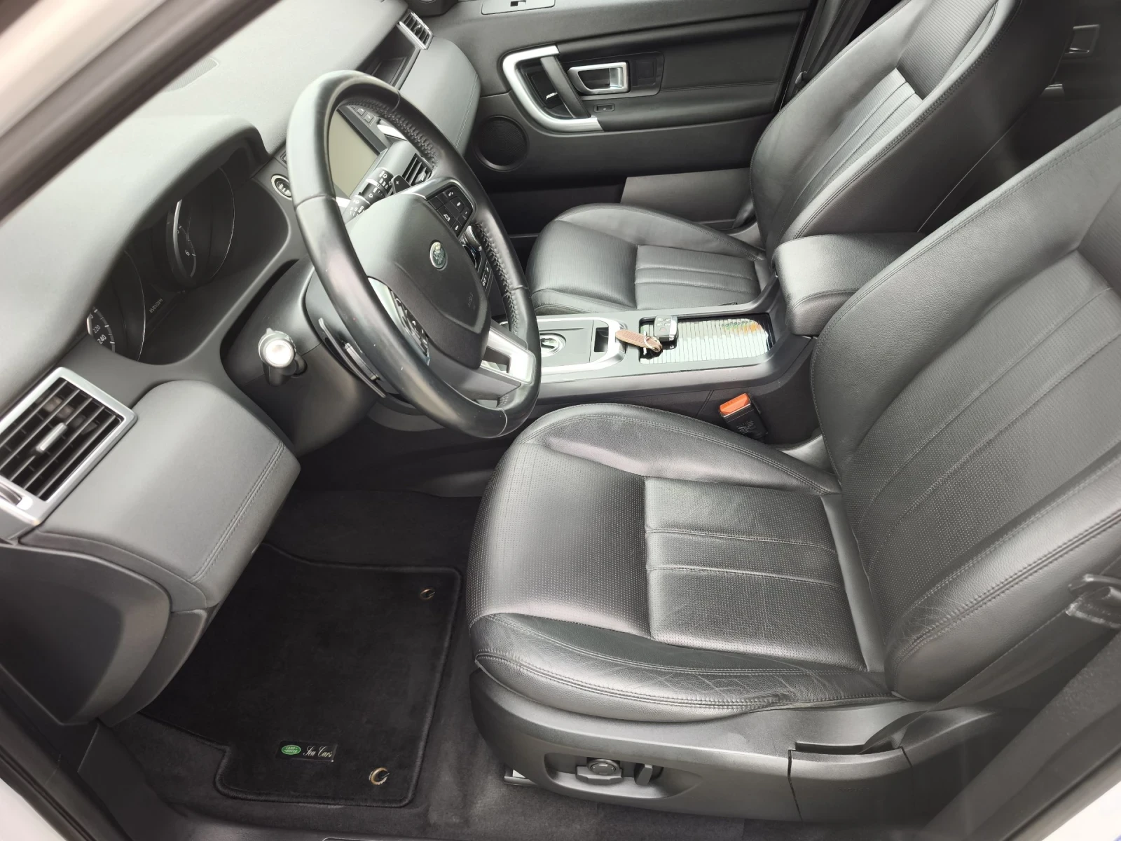 Land Rover Discovery Sport 2.0d SPORT 4X4 FULL SERVICE IN LAND ROVER , снимка 6 - Автомобили и джипове - 54719686