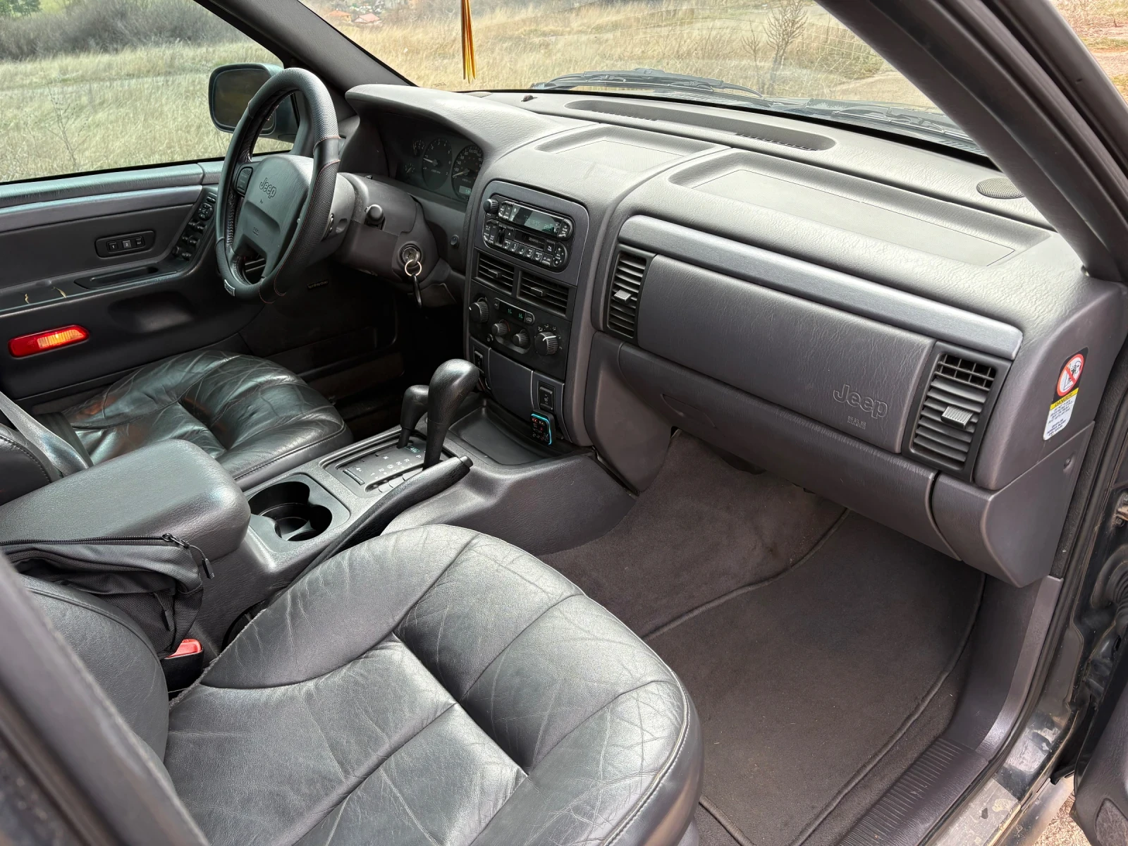 Jeep Grand cherokee 4.7 V8, снимка 8 - Автомобили и джипове - 54823594