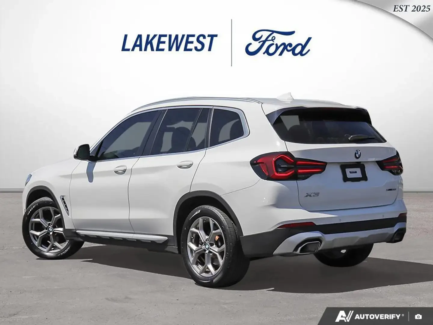BMW X3 ПОДГРЕВ* 360КАМЕРА* ПАНОРАМА* LANE* ASSIST* , снимка 2 - Автомобили и джипове - 54942194