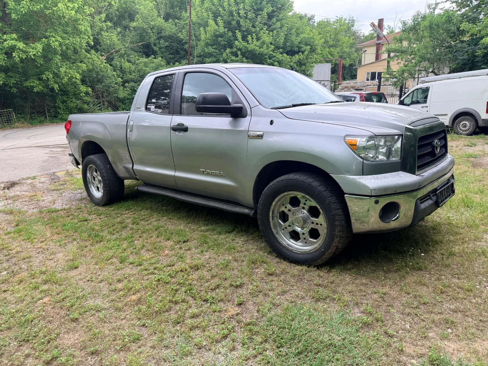 Toyota Tundra 5.7 