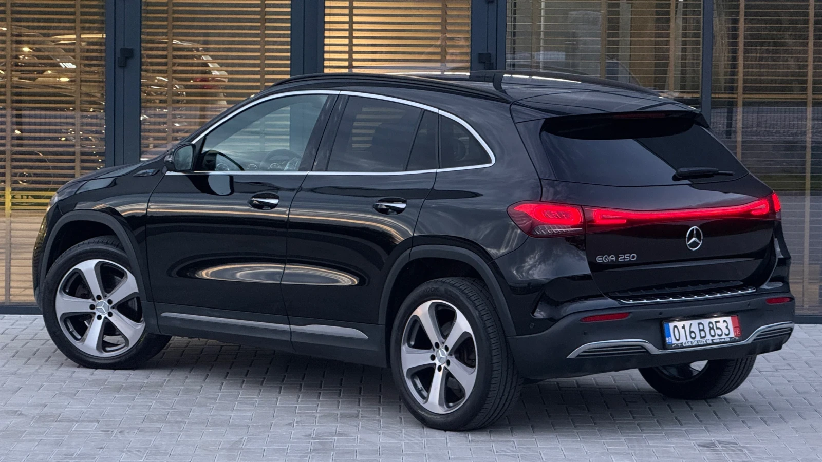 Mercedes-Benz EQA 250, EDITION 1, снимка 4 - Автомобили и джипове - 56683896
