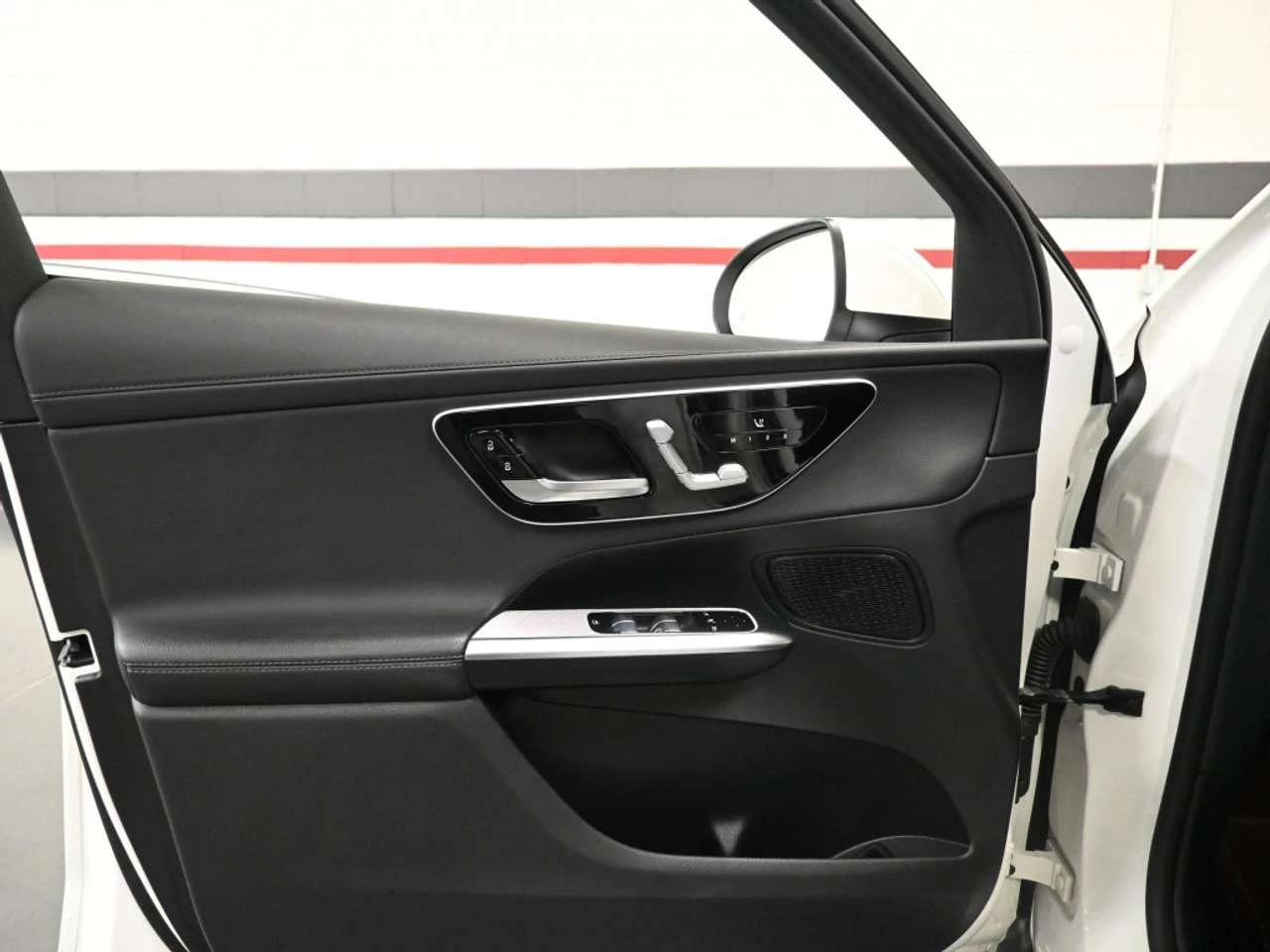 Mercedes-Benz GLC 300  4MATIC , снимка 11 - Автомобили и джипове - 56714378