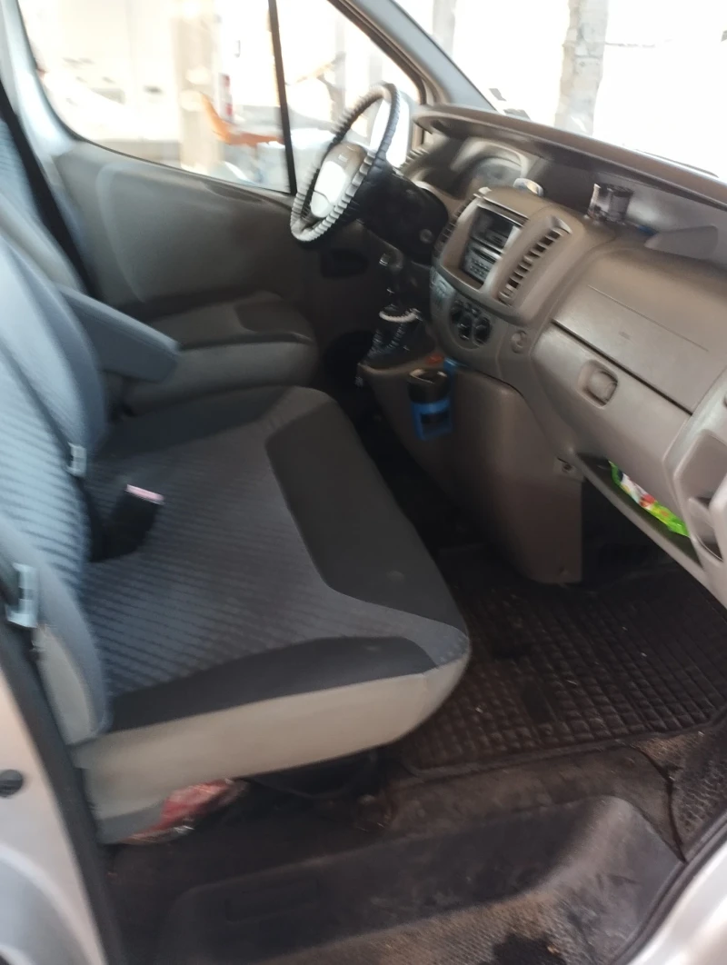 Renault Trafic, снимка 6 - Бусове и автобуси - 48293619