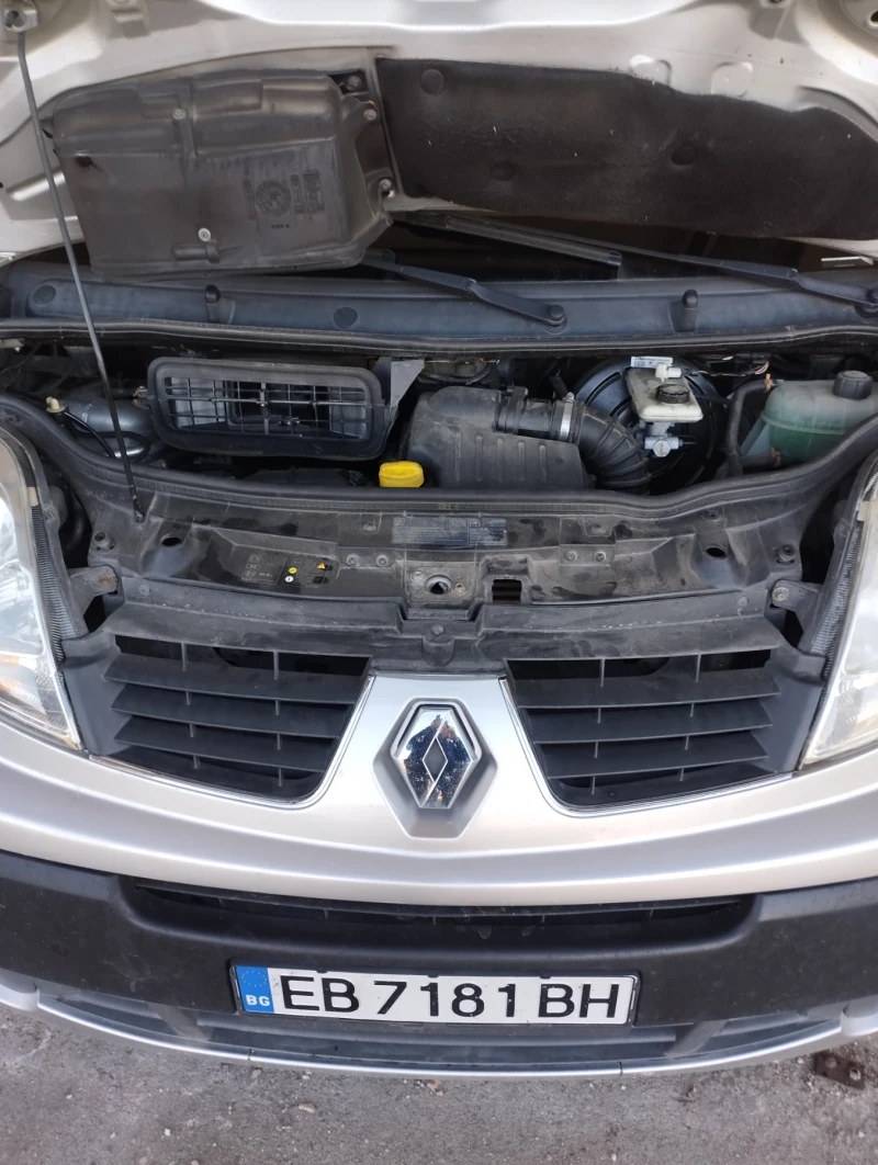 Renault Trafic, снимка 9 - Бусове и автобуси - 48293619