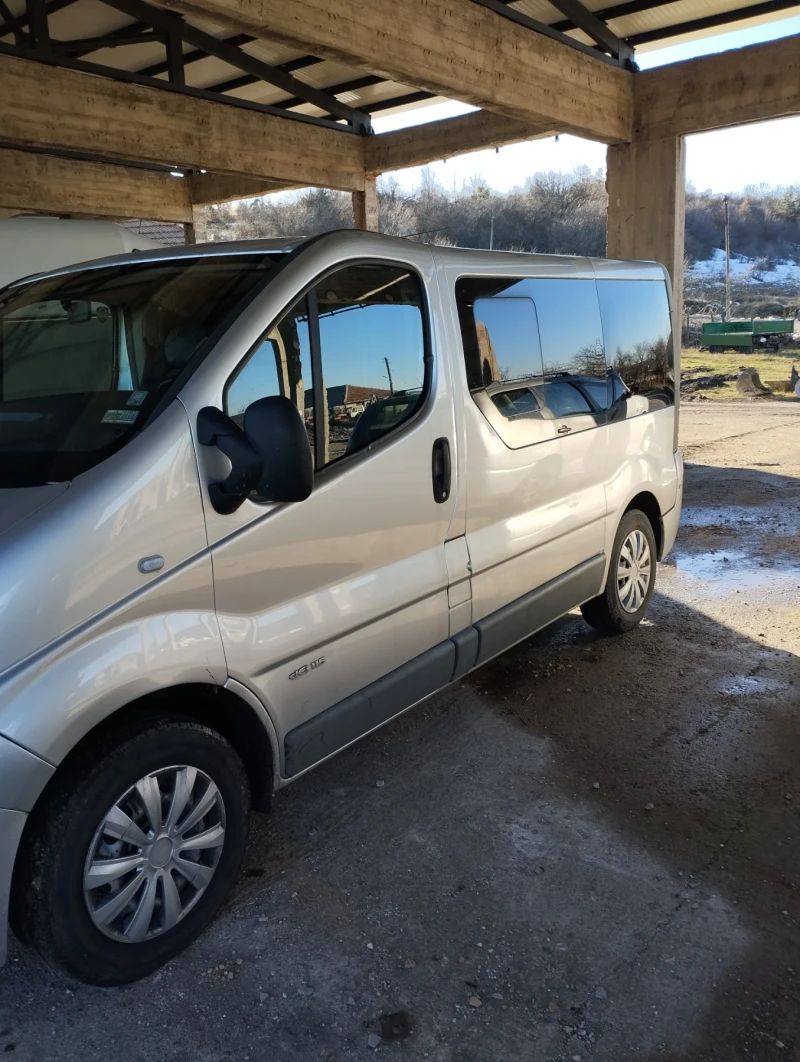 Renault Trafic, снимка 2 - Бусове и автобуси - 48293619