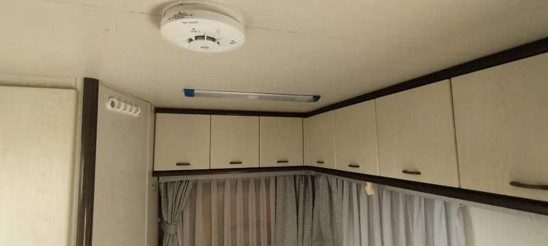 Каравана Hobby Класик, снимка 10 - Каравани и кемпери - 52509651