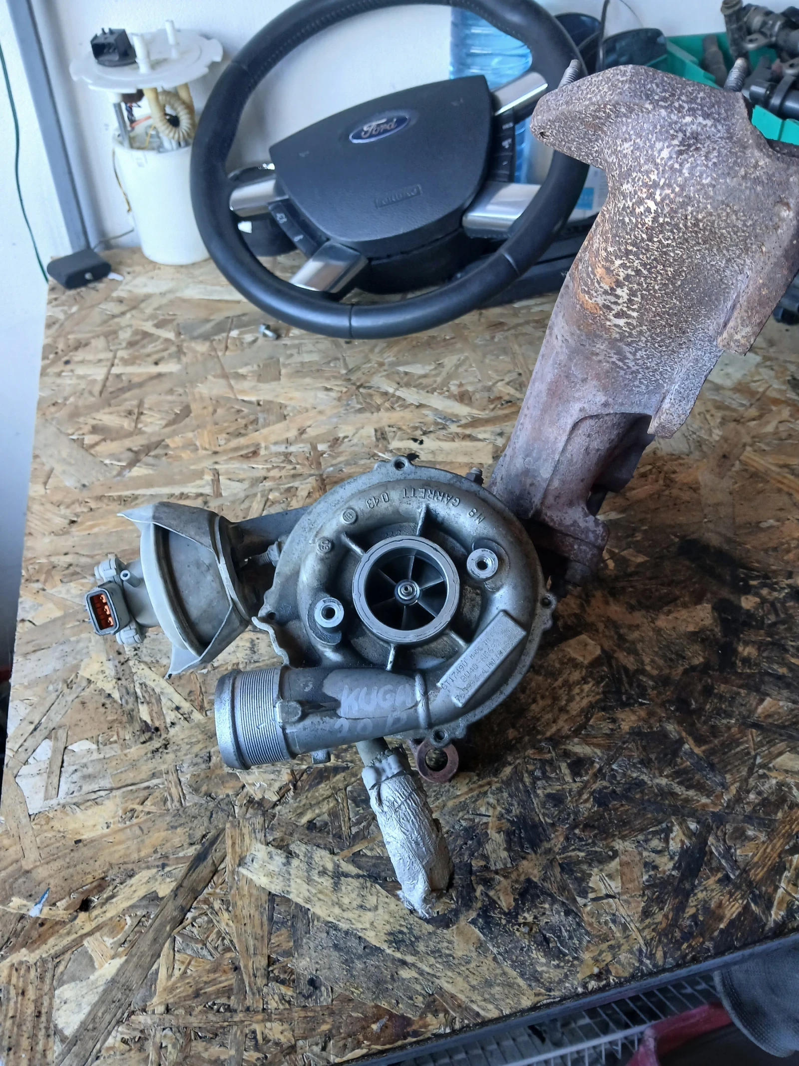 8V40-6K682-AA турбо Ford Kuga 2.0 дизел 